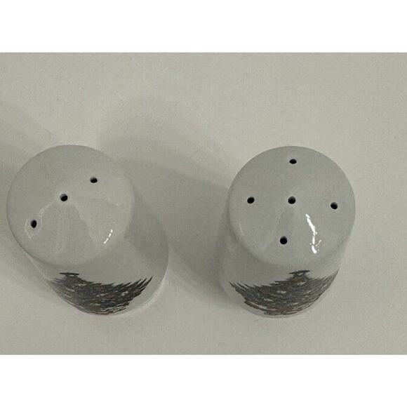 Festive Gold Trim Christmas Tree Salt And Pepper Shakers Great Condition 3.6” - Picture 2 of 4